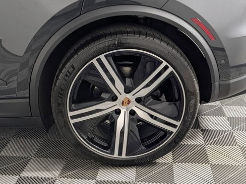 New 2026 Porsche Macan 4 Electric image 13