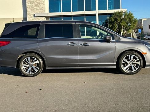 Used 2022 Honda Odyssey Touring image 3