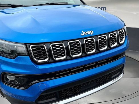 Used 2025 Jeep Compass Limited AWD/4WD image 35