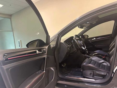 Used 2017 Volkswagen GTI Autobahn image 22