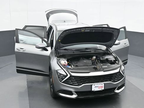 Used 2023 Kia Sportage LX image 34