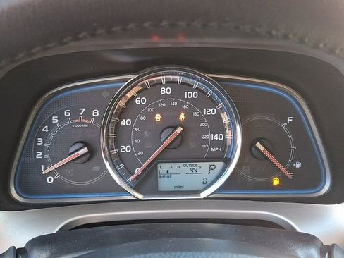 Used 2015 Toyota RAV4 Limited image 18