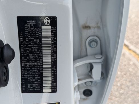 Used 2024 Toyota Corolla LE image 32