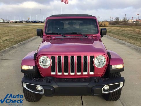 Used 2022 Jeep Wrangler Unlimited Sahara w/ Cold Weather Group image 11