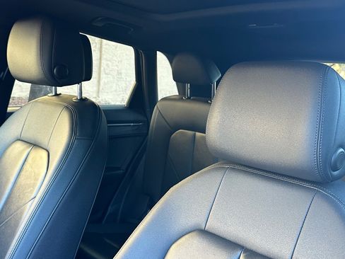 Used 2022 Audi Q3 2.0T Premium w/ Convenience Package image 10