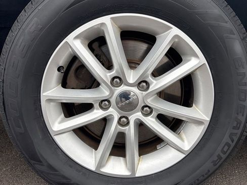 Used 2016 Dodge Grand Caravan SXT image 41