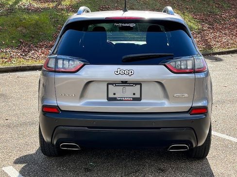 Used 2019 Jeep Cherokee Latitude Plus w/ Comfort/Convenience Group image 23