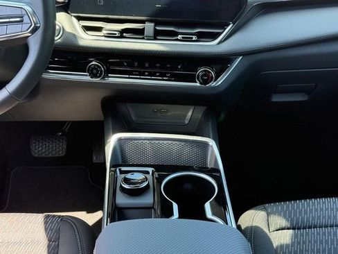 New 2026 Chevrolet Equinox LT FWD image 10