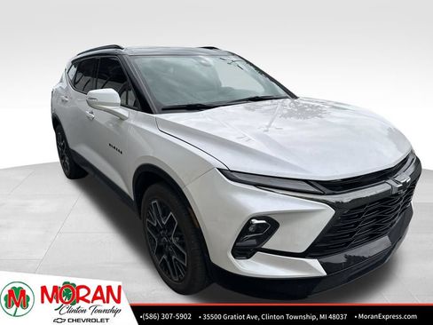 Used 2024 Chevrolet Blazer RS w/ Driver Confidence II Package FWD image 2