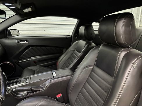 Used 2014 Ford Mustang GT Premium w/ Comfort Package RWD image 10