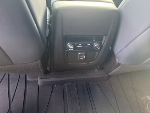 Used 2022 Buick Enclave Essence w/ Experience Buick Package image 8