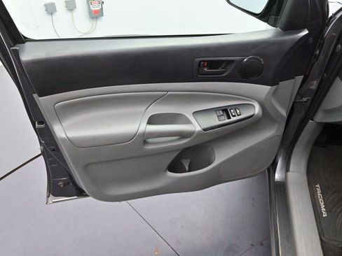 Used 2014 Toyota Tacoma 2WD Access Cab image 9