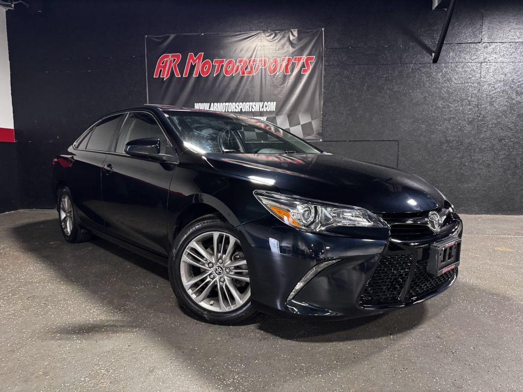 Used 2017 Toyota Camry SE w/ Moonroof Package FWD image 8