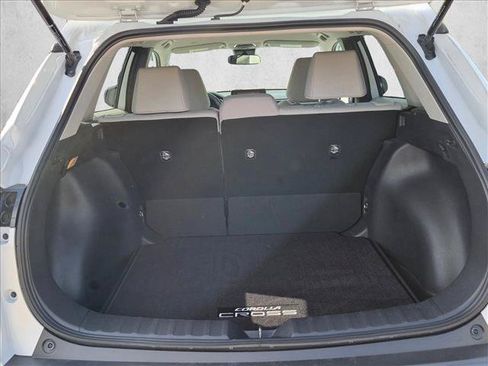 Used 2022 Toyota Corolla Cross LE FWD image 6