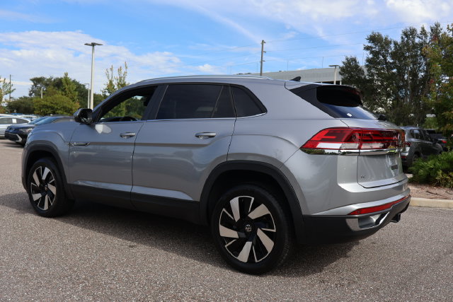 Certified 2024 Volkswagen Atlas Cross Sport SE FWD image 6
