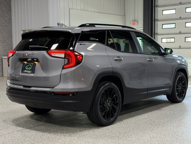 Certified 2023 GMC Terrain SLE w/ Driver Convenience Package FWD image 5
