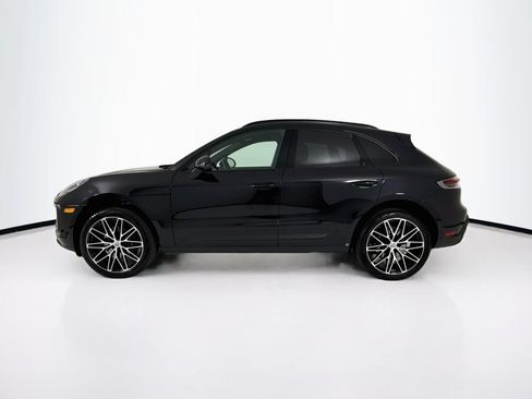 Certified 2025 Porsche Macan AWD/4WD image 2