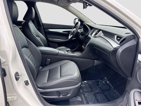 Used 2019 INFINITI QX50 Luxe AWD/4WD image 28