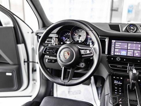 Used 2024 Porsche Macan S AWD/4WD image 39