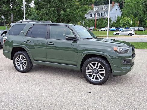 Used 2022 Toyota 4Runner TRD Sport w/ Technology Package AWD/4WD image 2