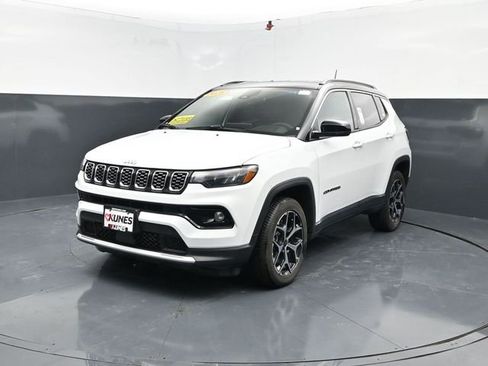 Used 2025 Jeep Compass Limited AWD/4WD image 3