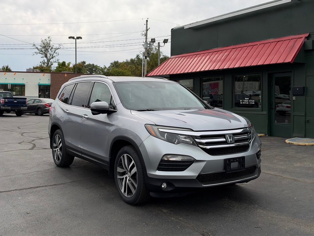 Used 2018 Honda Pilot Touring image 3
