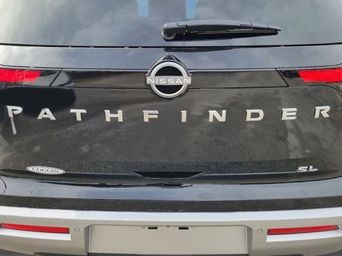 New 2025 Nissan Pathfinder SL image 9