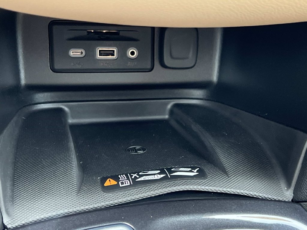Used 2022 Chevrolet Equinox Premier AWD/4WD image 23