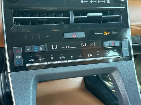 Used 2020 Toyota Avalon Limited w/ Advanced Safety Package image 28