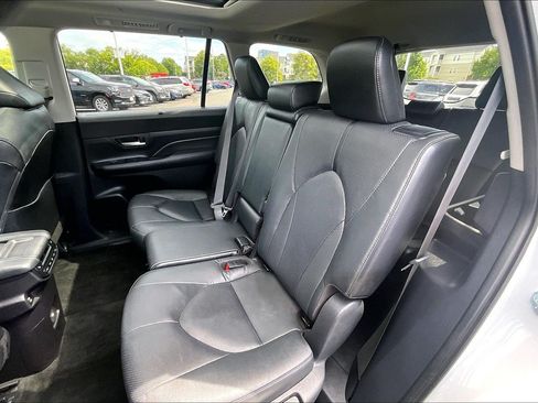 Used 2024 Toyota Grand Highlander AWD Hybrid image 25