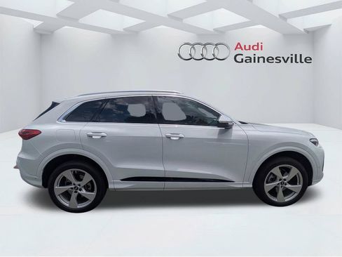 Used 2025 Audi Q5 Premium w/ Premium Plus AWD/4WD image 2