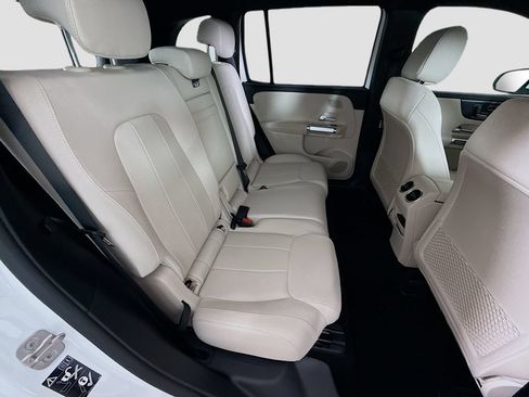 Used 2025 Mercedes-Benz GLB 250 w/ Exclusive Package image 26