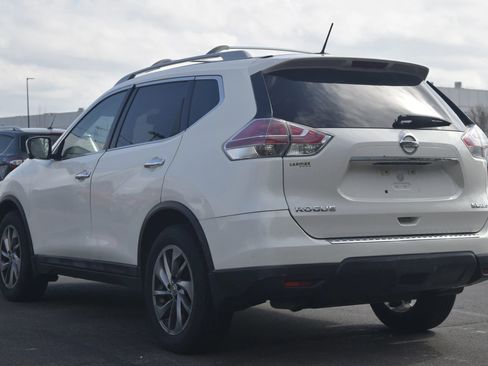 Used 2015 Nissan Rogue SL w/ SL Premium Package image 2