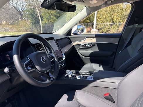 Certified 2025 Volvo XC90 B6 Plus image 18