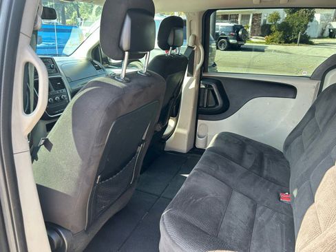 Used 2014 Dodge Grand Caravan American Value Package w/ UConnect Hands-Free Group image 16
