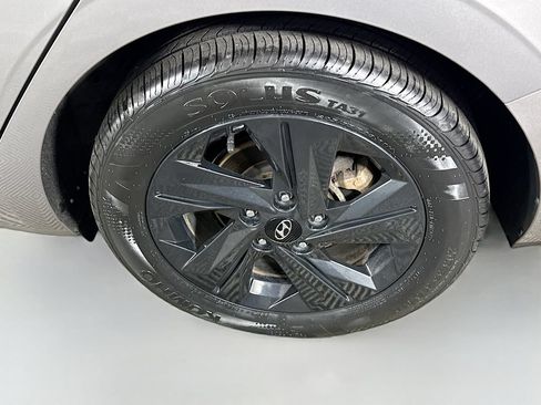Used 2023 Hyundai Elantra SEL w/ Cargo Package FWD image 32
