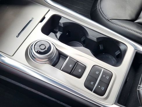 Used 2023 Ford Explorer XLT w/ Equipment Group 202A image 18