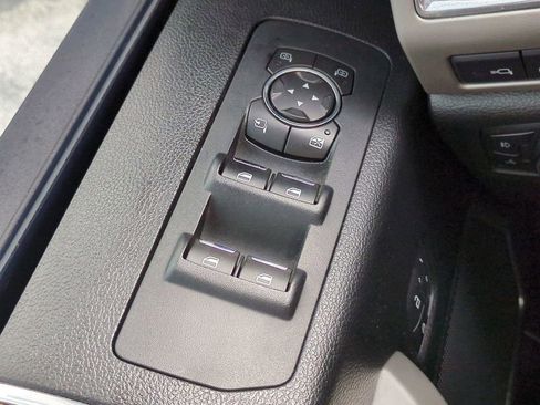 Used 2015 Ford F150 Lariat image 25