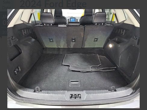 Used 2024 Ford Edge Titanium image 16