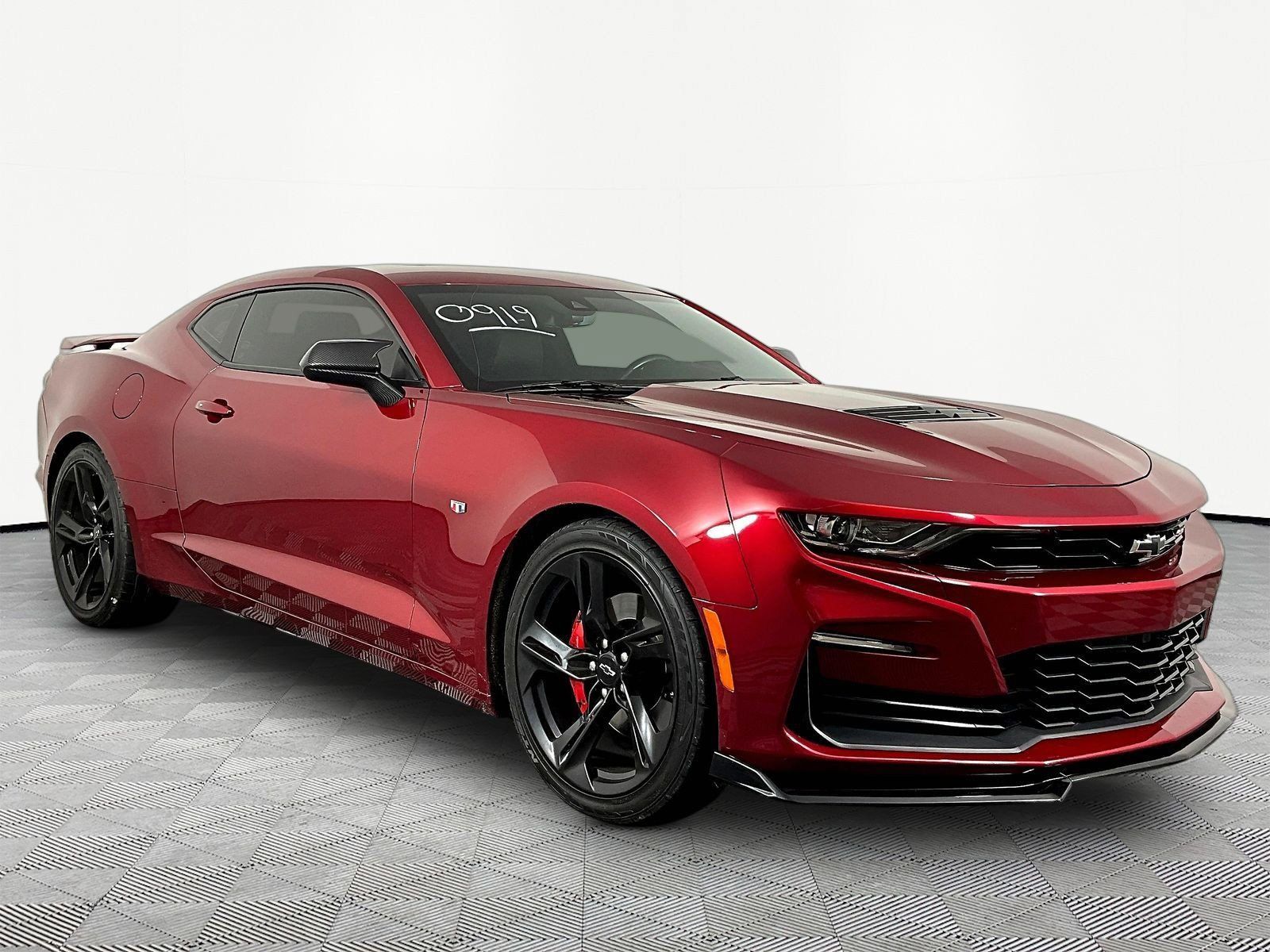 Used 2021 Chevrolet Camaro SS RWD image 3