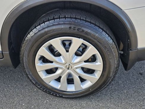 Used 2019 Nissan Rogue S AWD/4WD image 11