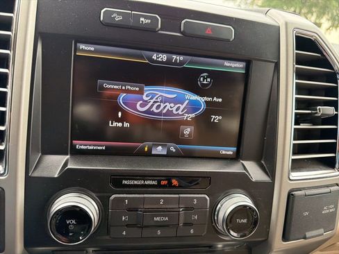 Used 2015 Ford F150 Lariat w/ Equipment Group 502A Luxury AWD/4WD image 20