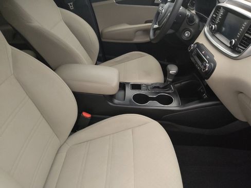 Used 2019 Kia Sorento FWD V6 image 21