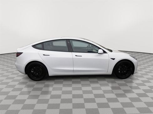 Used 2021 Tesla Model 3 Standard Range Plus image 6