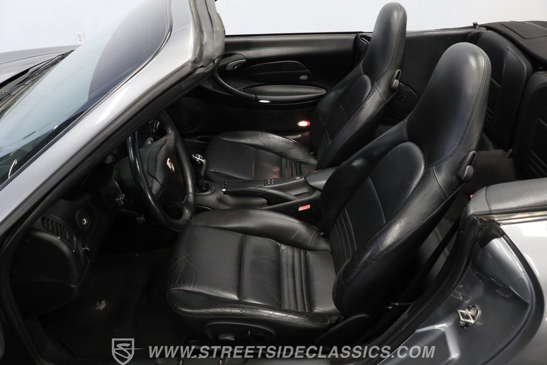 Used 2002 Porsche 911 Carrera 4 AWD/4WD image 36