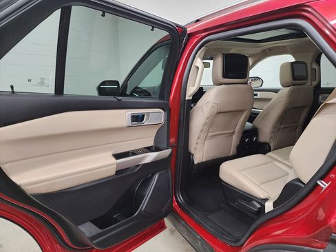 Used 2021 Ford Explorer Limited w/ Equipment Group 301A AWD/4WD image 25