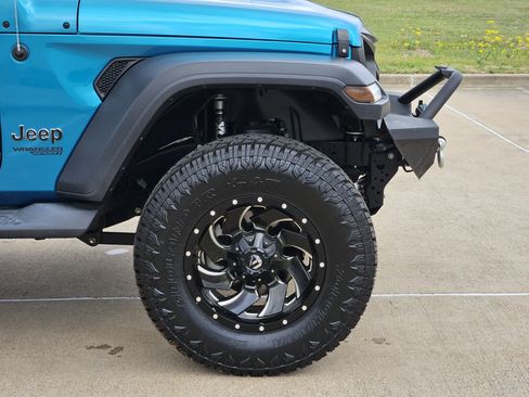 Used 2020 Jeep Wrangler Sport image 9