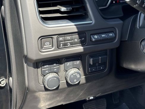 Used 2021 Chevrolet Tahoe Premier w/ Premium Package AWD/4WD image 18