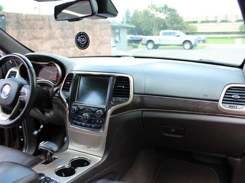 Used 2015 Jeep Grand Cherokee Summit w/ Platinum Series Group AWD/4WD image 30