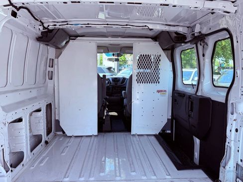 Used 2015 Ford Transit 250 130 Low Roof w/ Exterior Upgrade Package RWD image 20